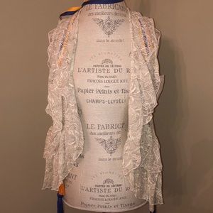 NWT Beautiful Lace Detailed Vest, Size Small!